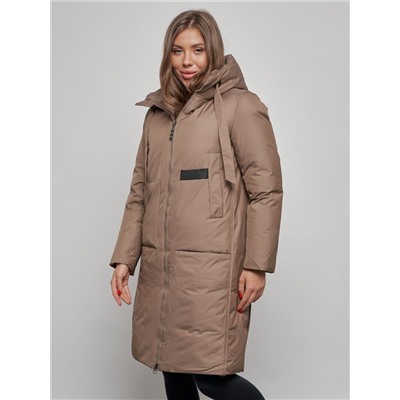 Пальто утепленное молодежное зимнее женское коричневого цвета 52359K