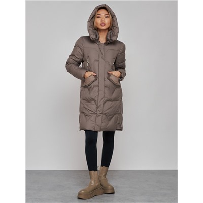 Пальто утепленное с капюшоном зимнее женское коричневого цвета 13332K