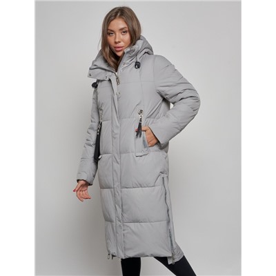 Пальто утепленное молодежное зимнее женское серого цвета 52351Sr