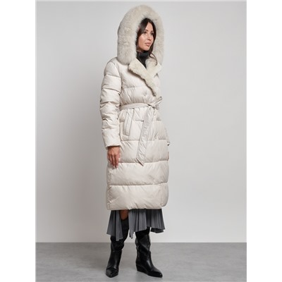 Пальто утепленное с капюшоном и мехом зимнее женское бежевого цвета 133203B