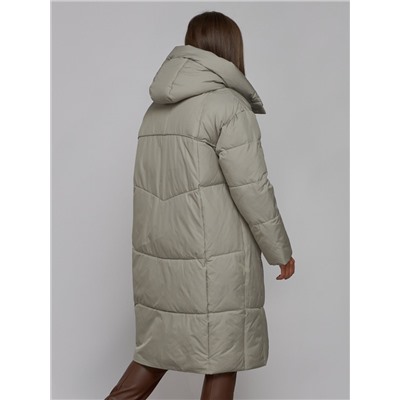 Пальто утепленное молодежное зимнее женское зеленого цвета 52326Z