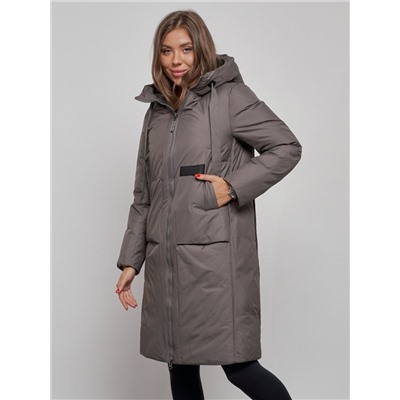 Пальто утепленное молодежное зимнее женское темно-серого цвета 52359TC